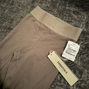 ESSENTIAL LEGGINGS XXS